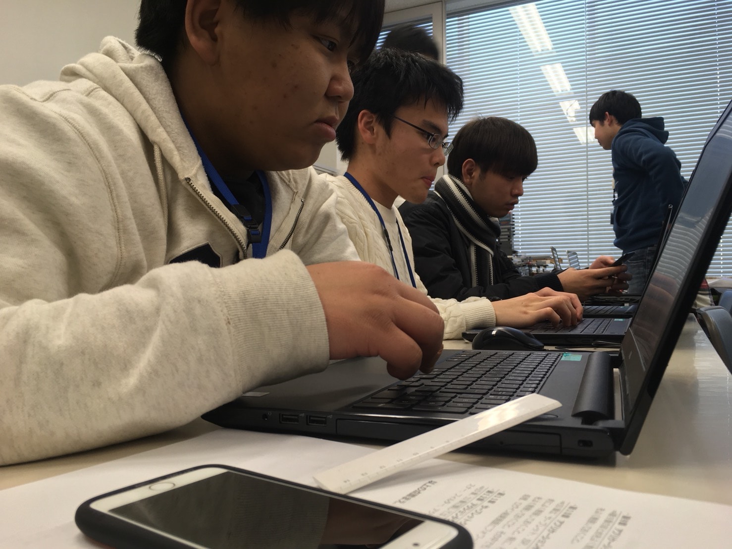 モバイルアプリ開発専攻